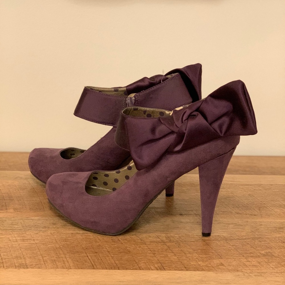 Fergalicious purple heels